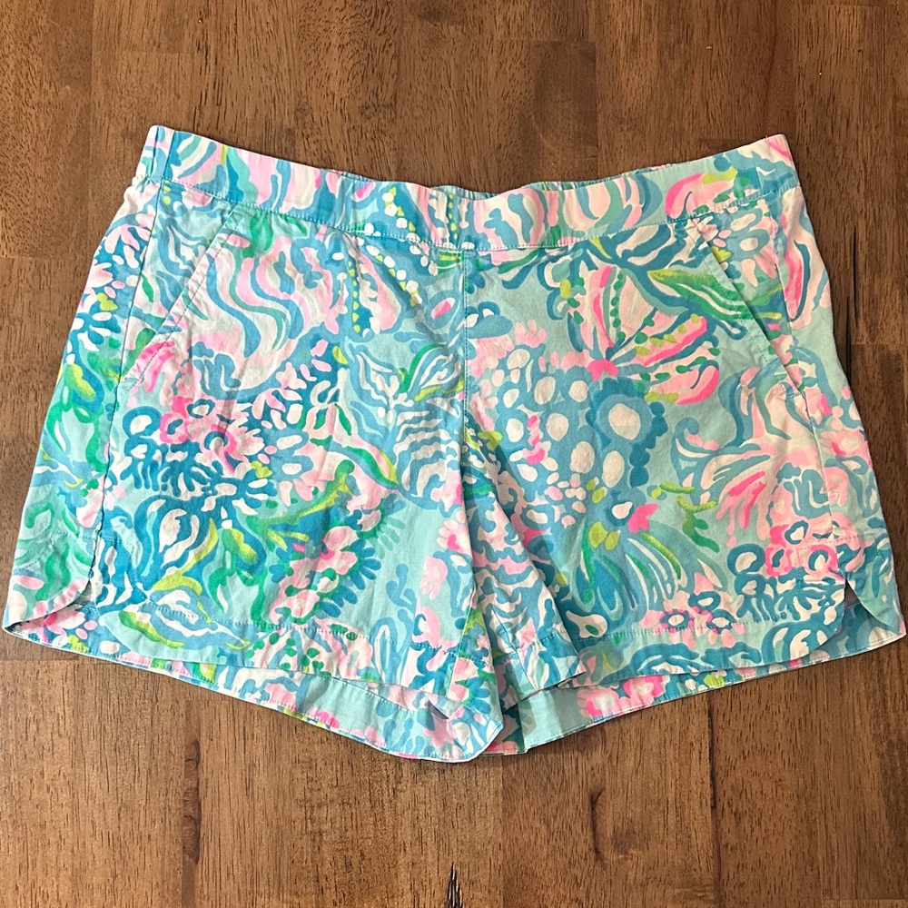 Lily Pulitzer Women’s Pastel Floral Print Casual Shorts Size S. GUC